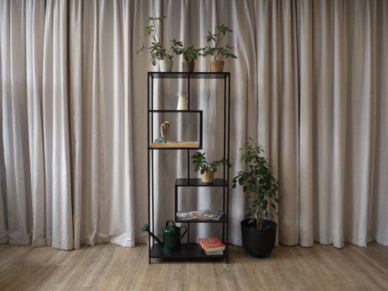 Metal shelf (large)