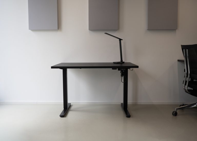 höhenverstellbarer Tisch (elektrisch)